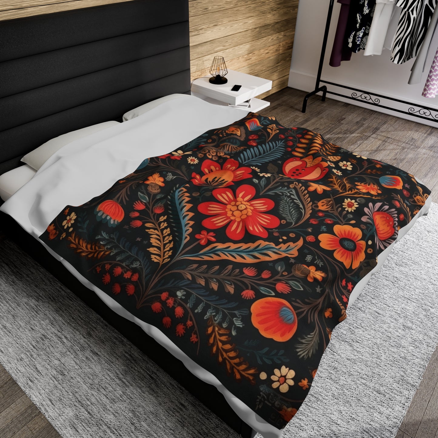 Velveteen Plush Blanket with Retro Polish Floral Design